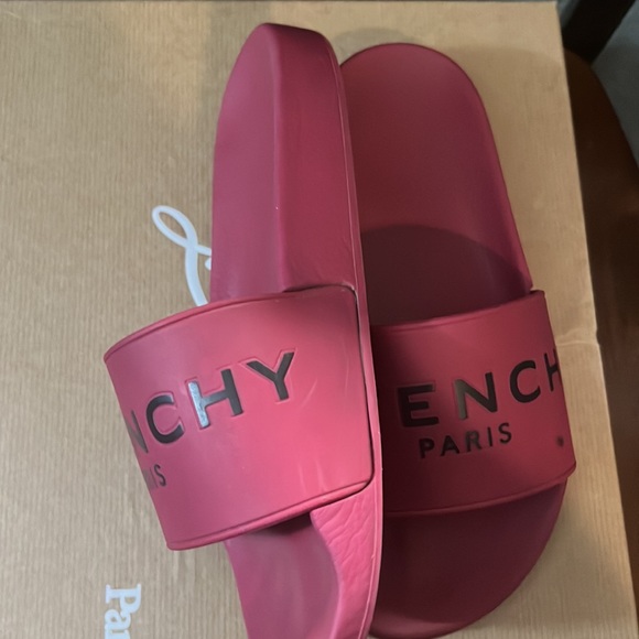 Givenchy slides preloved - Picture 5 of 10
